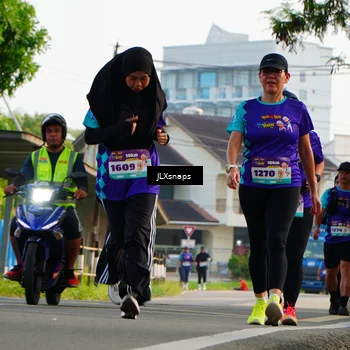 Runner Photo 8295188