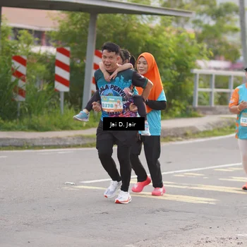 Runner Photo 8295368