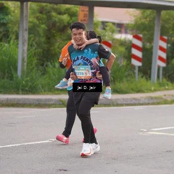 Runner Photo 8295409