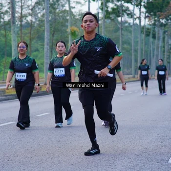 Runner Photo 8296121