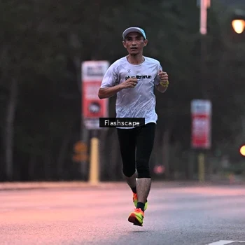 Runner Photo 8296135