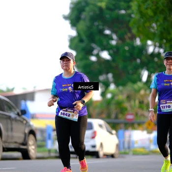 Runner Photo 8296275
