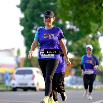 Runner Photo 8296304