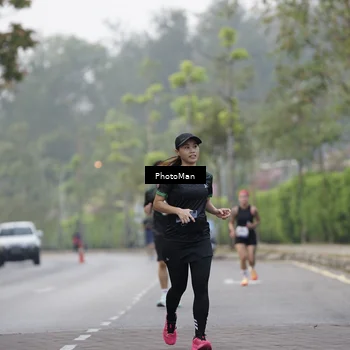Runner Photo 8296349