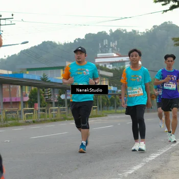 Runner Photo 8296725