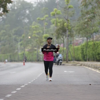 Runner Photo 8296828
