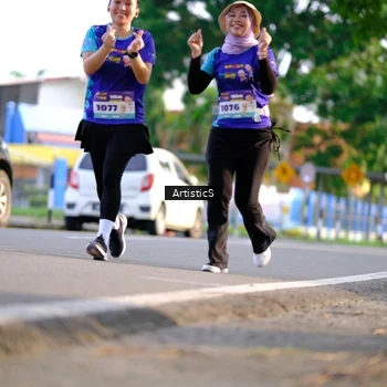 Runner Photo 8296860