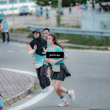 Runner Photo 8297332