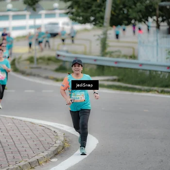 Runner Photo 8298001