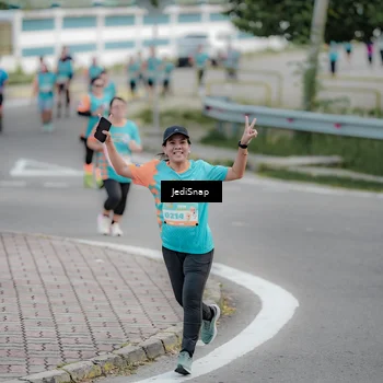 Runner Photo 8298014