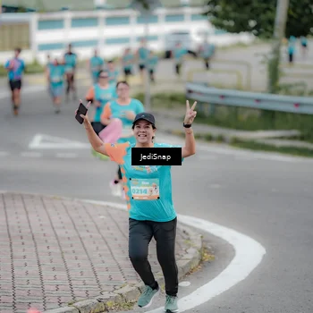 Runner Photo 8298019
