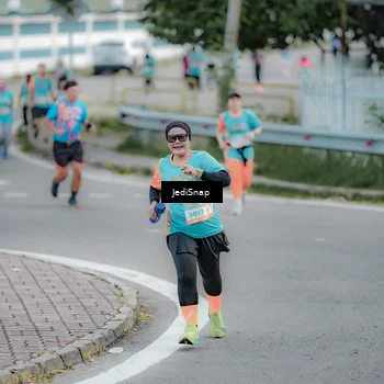 Runner Photo 8298111
