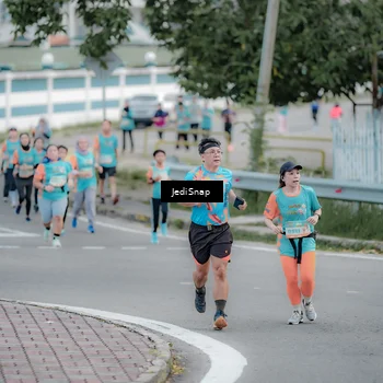 Runner Photo 8298124