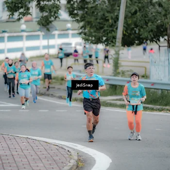 Runner Photo 8298129