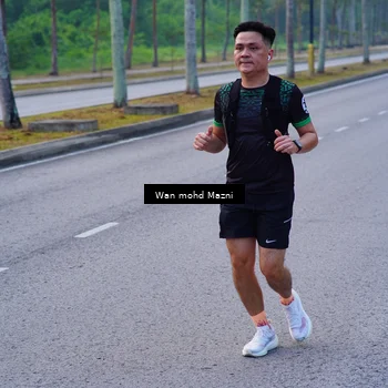 Runner Photo 8298142