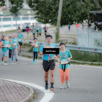 Runner Photo 8298159