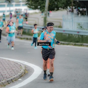 Runner Photo 8298181