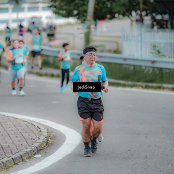 Runner Photo 8298205