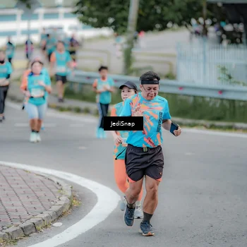 Runner Photo 8298206