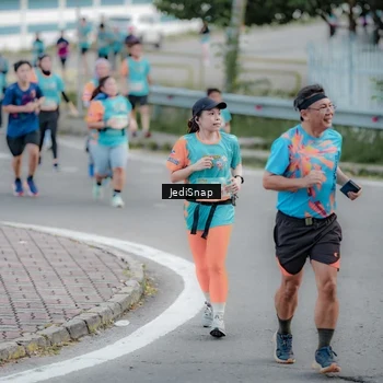 Runner Photo 8298212