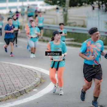 Runner Photo 8298222
