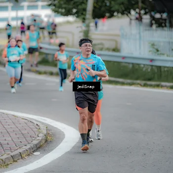 Runner Photo 8298230