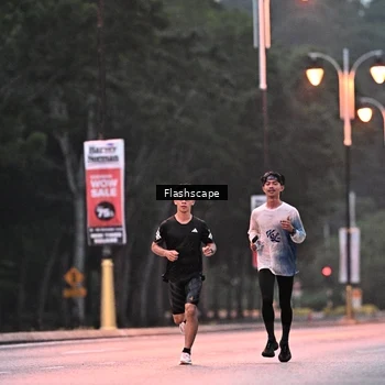 Runner Photo 8298241