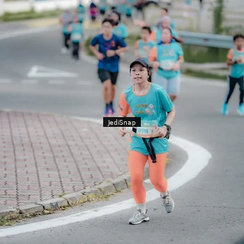 Runner Photo 8298254