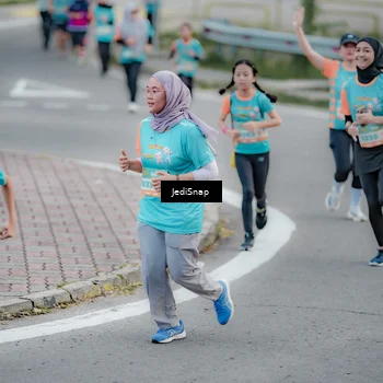 Runner Photo 8298355