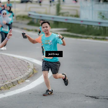 Runner Photo 8298431