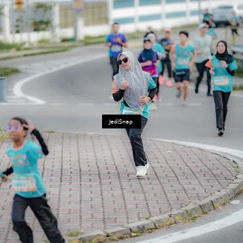 Runner Photo 8298480