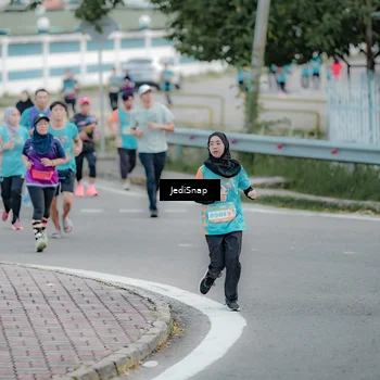 Runner Photo 8298524