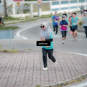 Runner Photo 8298537