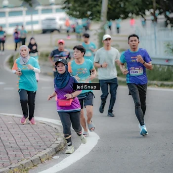 Runner Photo 8298584