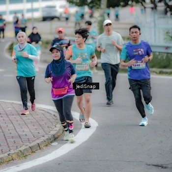 Runner Photo 8298602