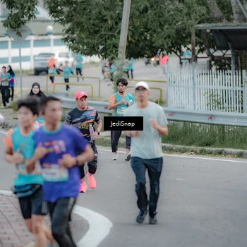 Runner Photo 8298660