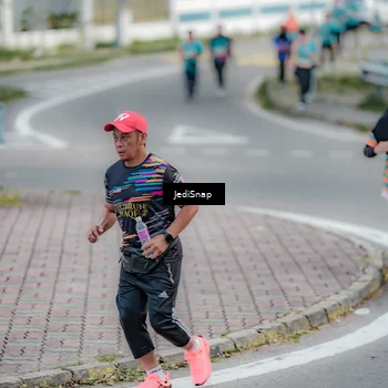Runner Photo 8298718