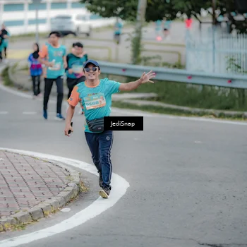 Runner Photo 8298810