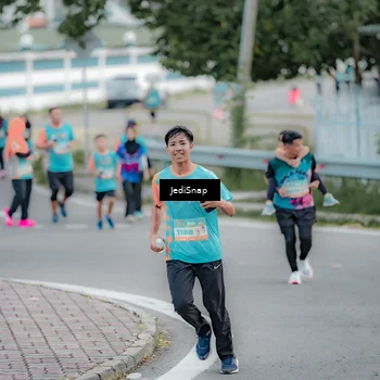 Runner Photo 8298858