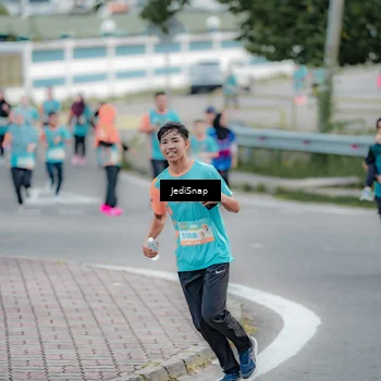 Runner Photo 8298859