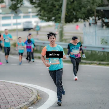 Runner Photo 8298862