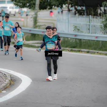 Runner Photo 8298869