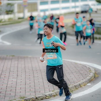 Runner Photo 8298883
