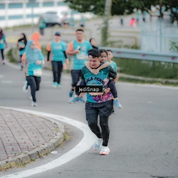 Runner Photo 8298901