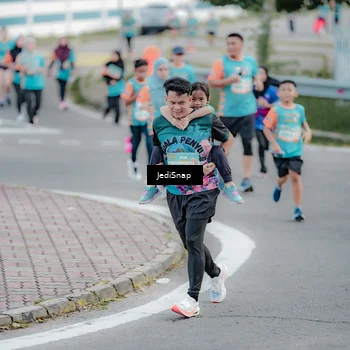 Runner Photo 8298938