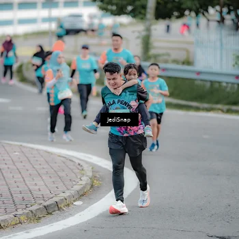 Runner Photo 8298943