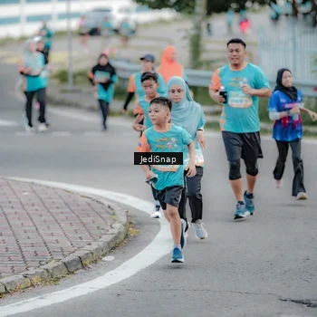 Runner Photo 8298971