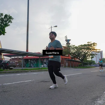 Runner Photo 8298978
