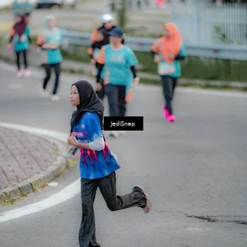 Runner Photo 8299017