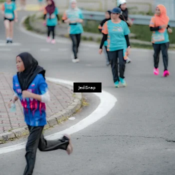 Runner Photo 8299024